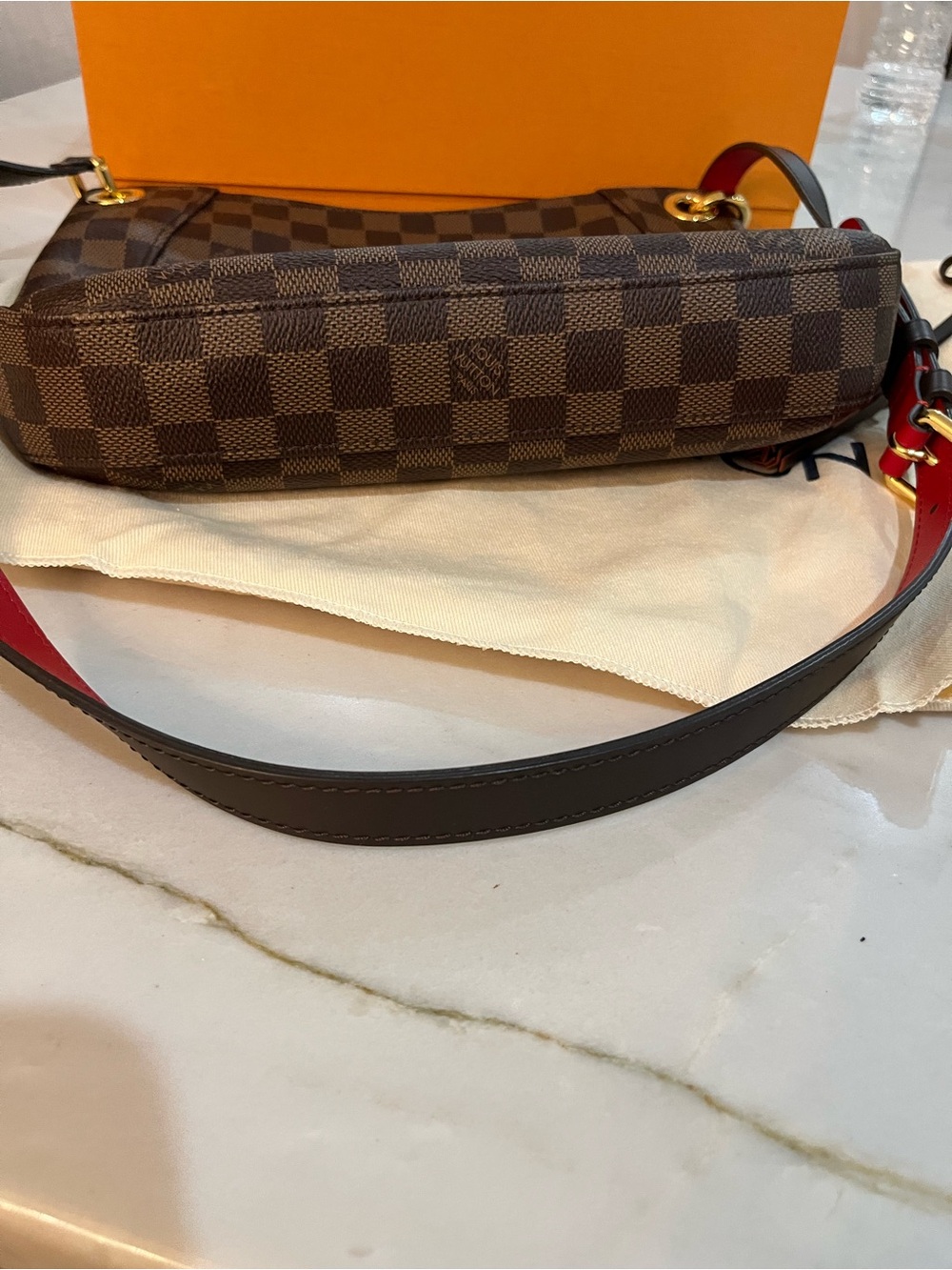 Louis Vuitton Damier Ebene South Bank Besace - Picture 4 of 8